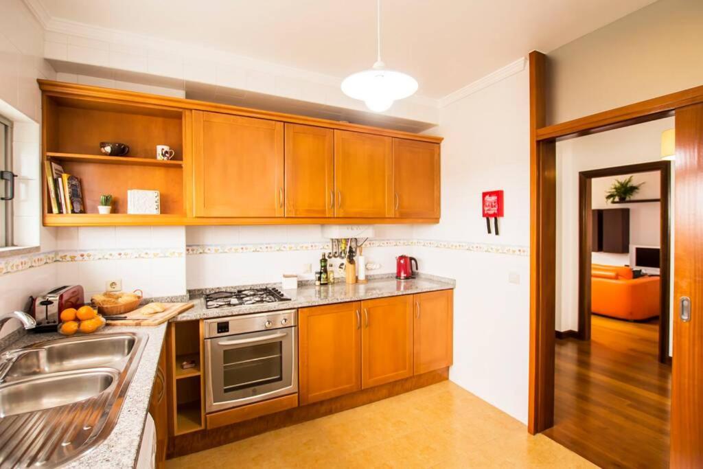 شقة Casa Da Torre Com Garagem Gratuito أفيرو المظهر الخارجي الصورة