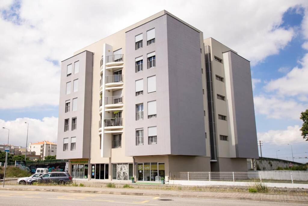 شقة Casa Da Torre Com Garagem Gratuito أفيرو المظهر الخارجي الصورة